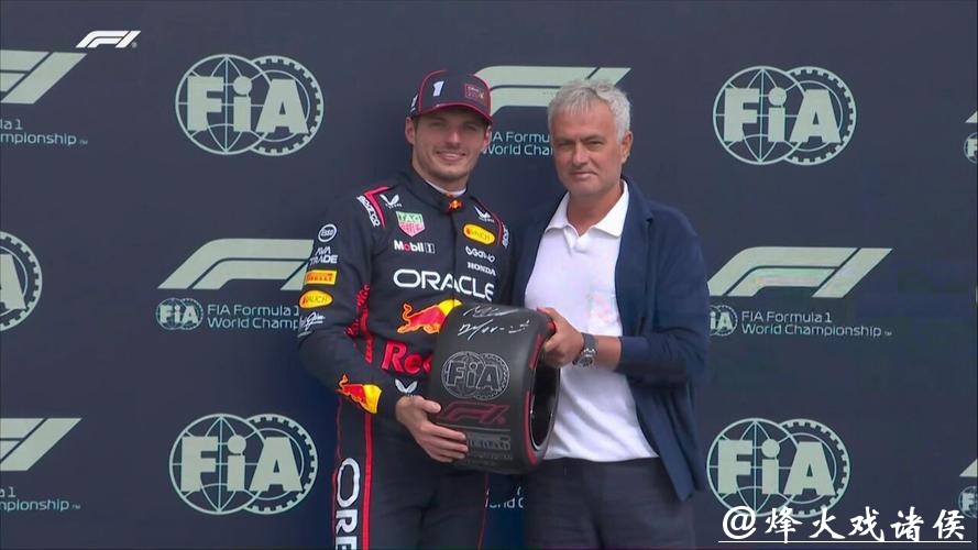 F1英国站排位赛:维斯塔潘杆位 迈凯伦位居二三 F1英国站排位赛:维斯塔潘杆位 迈凯伦位居二三